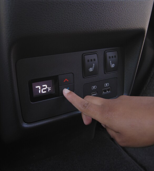 2022 Nissan Rogue climate control