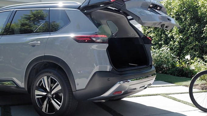 2023 Nissan Rogue's convenient motion-activated liftgate for easy access to the cargo area