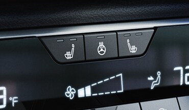 2023 Nissan Sentra showing heated front seat controls.