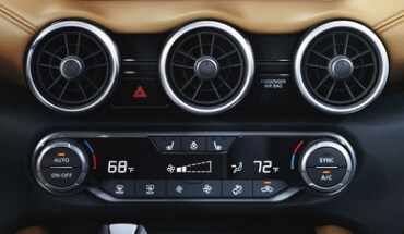 2023 Nissan Sentra SV dual zone temperature control knobs.